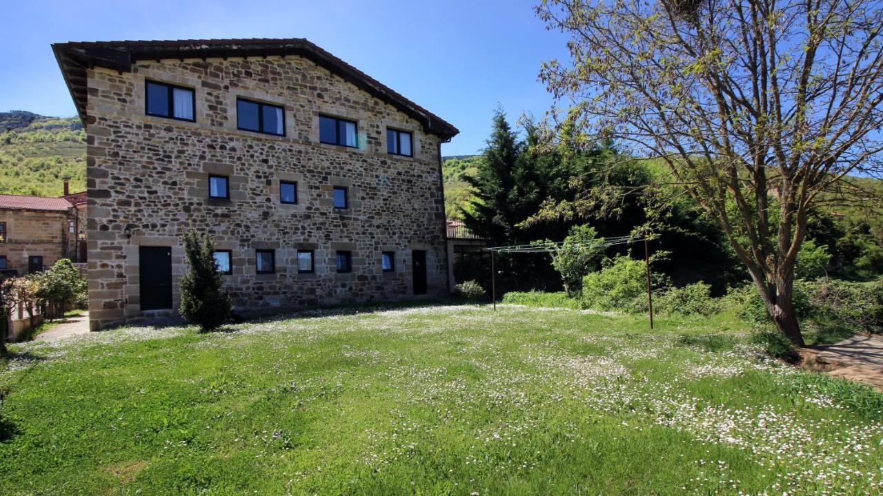 La Romanika De Fellini San Martín de Elines Εξωτερικό φωτογραφία